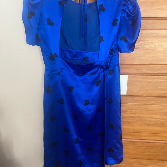 NWT Early 2000s Blue Satin Betsy Johnson Wrap dress w/ Black Hearts. Size 10 - Picture 4 of 9